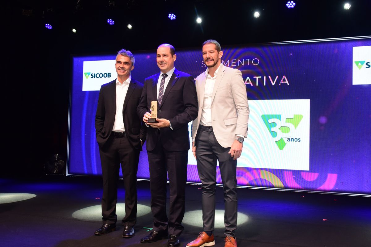 32 Recall de Marcas A Gazeta  por Carlos Alberto Silva