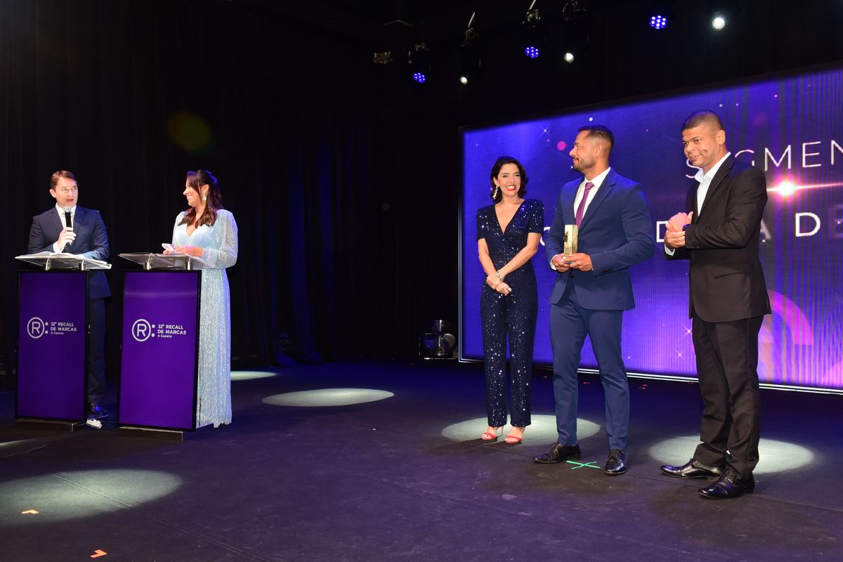 32 Recall de Marcas A Gazeta  por Carlos Alberto Silva