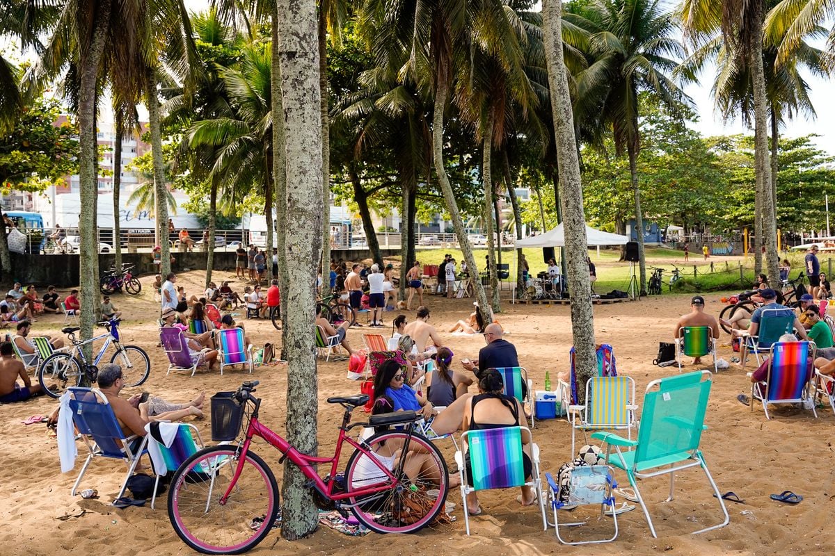 Projeto cultural realizado aos domingos na Praia de Camburi