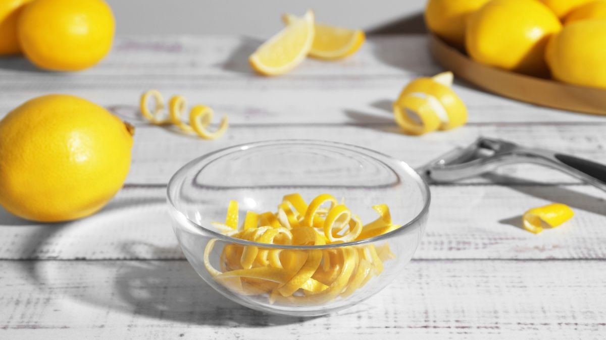 Dez dicas práticas para usar o limão como aliado na limpeza doméstica