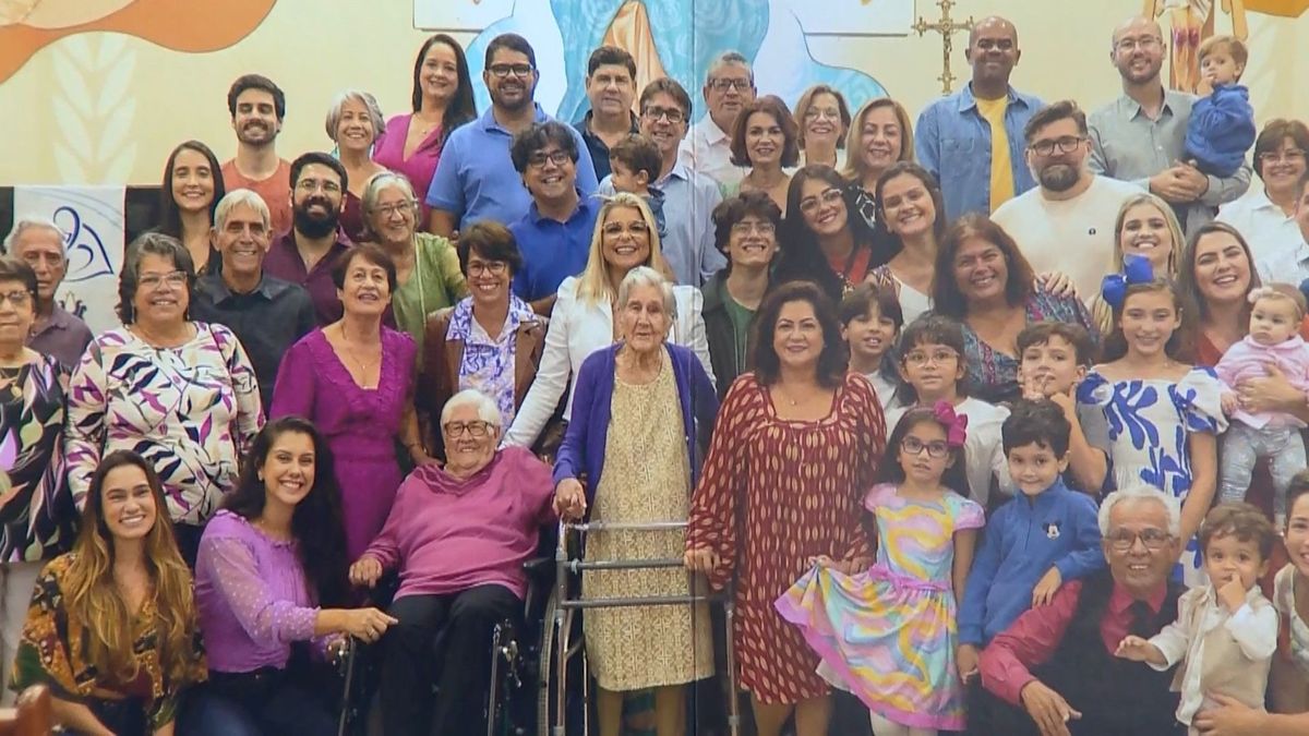 Maria Peixoto junto com a família