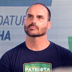 Deputado afirma a aliados que esposa tentou fazer transações e foi informada por banco que havia ordem de bloqueio