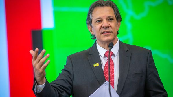 Haddad ressaltou que as despesas médicas dos contribuintes continuarão a poder ser deduzidas integralmente; mas, no caso de quem tem renda acima do teto, não haverá 100% de isenção