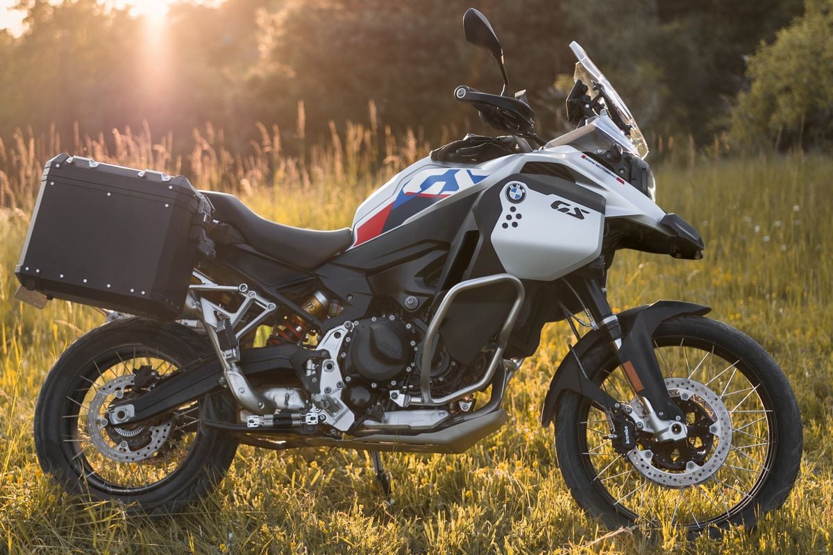 A F 900 GS Adventure é desenvolvida para quem busca pegar a estrada por BMW/Divulgação