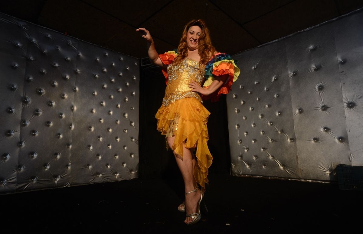 Chica Chiclete drag queen por Acervo A Gazeta / Bernardo Coutinho