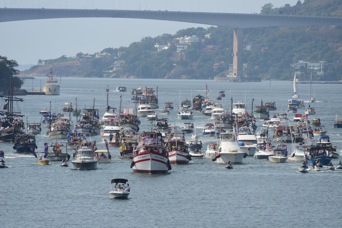 Festa de São Pedro: procissão marítima é marcada por devoção e fé