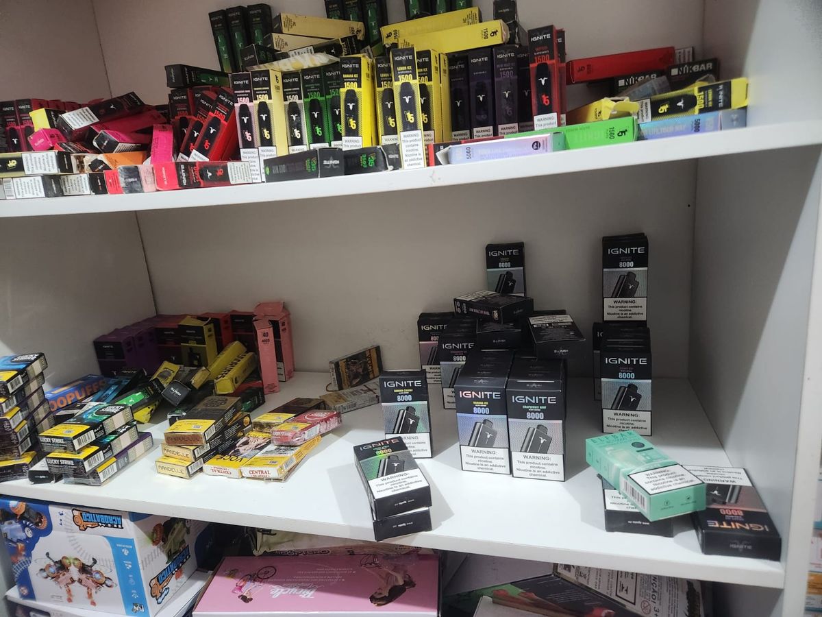 Polícia Federal apreende quase 1500 cigarros eletrônicos em Vitória