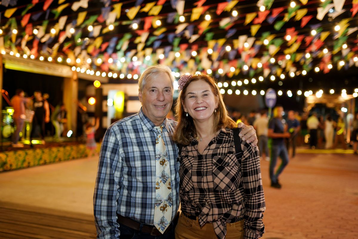 Victor dos Santos Neves Filho e Ana Paula Camata