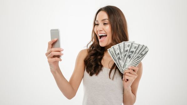 Tratam da gestão da identidade do influenciador, da exploração de sua criatividade e da circulação de sua presença digital como patrimônio e, quando o patrimônio de alguém se confunde com sua própria persona, não há espaço para improviso