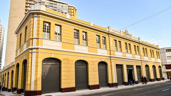 Companhia de Desenvolvimento, Turismo e Inovação da Capital afirma que "questões operacionais e comerciais" atrasaram a abertura das lojas no tempo estipulado em contrato