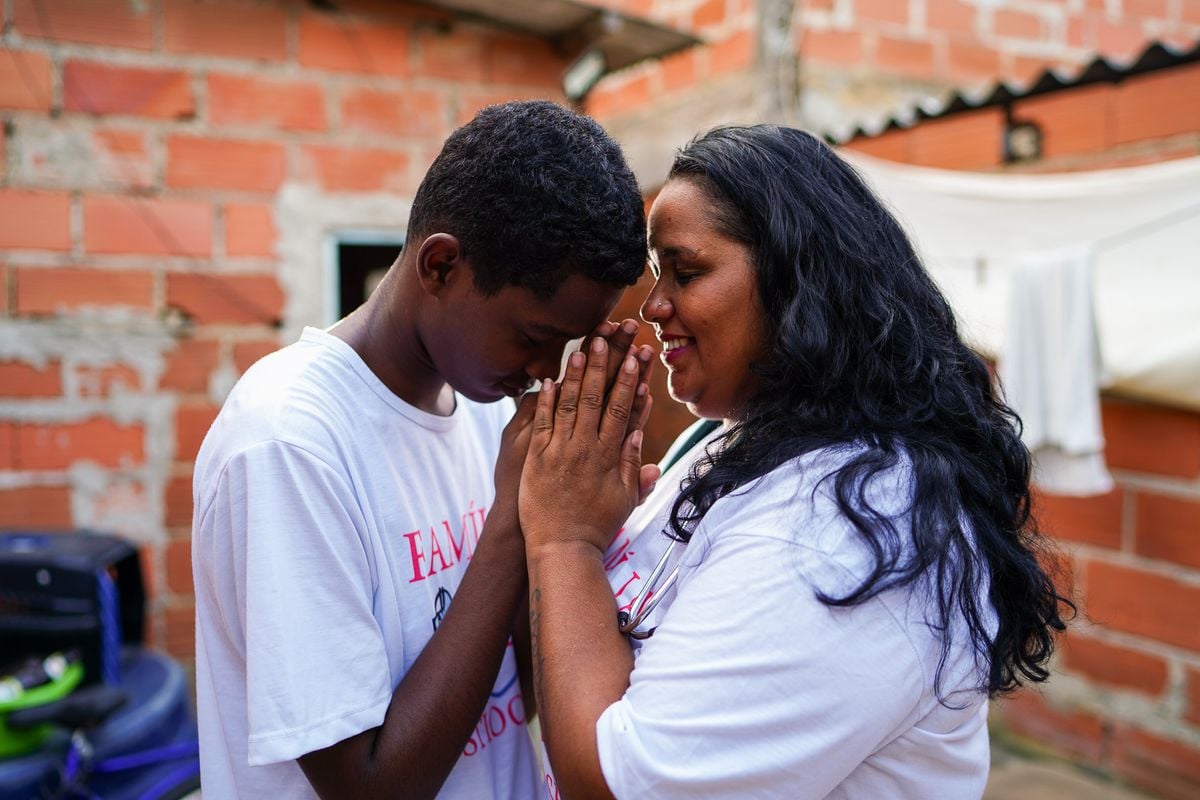 Keules Cristina dos Santos e seu filho Italo Adriano dos Santos Cardoso Fernandes