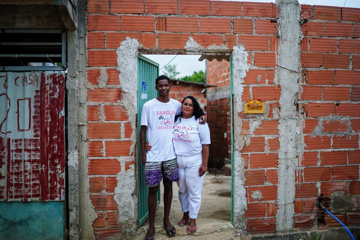 Keules Cristina dos Santos e seu filho Italo Adriano dos Santos Cardoso Fernandes por Vitor Jubini