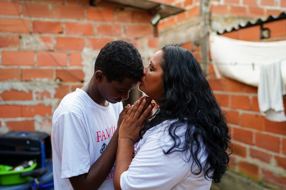 Keules Cristina dos Santos e seu filho Italo Adriano dos Santos Cardoso Fernandes por Vitor Jubini