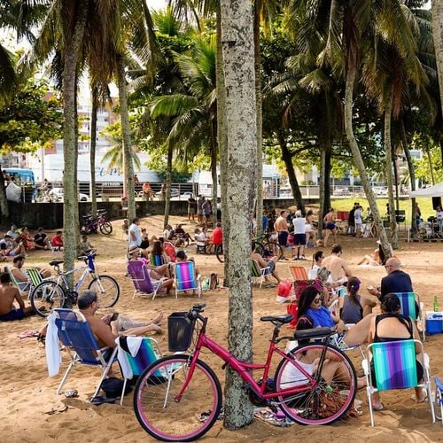 Praia de Camburi tem projeto cultural aos domingos