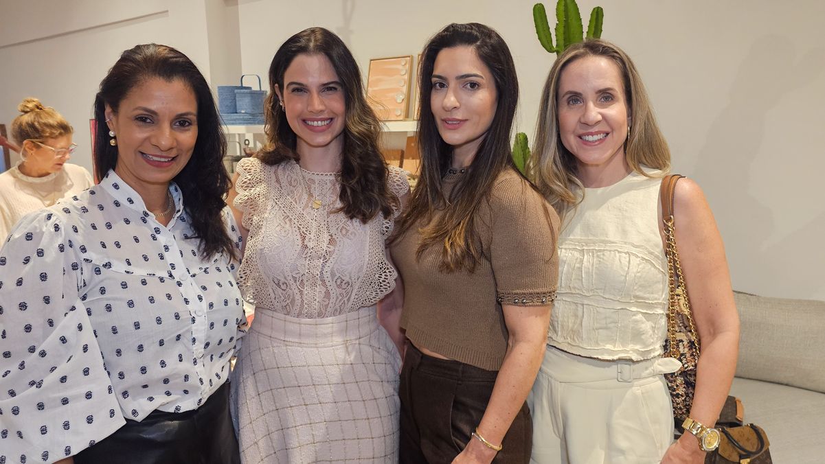 Cirlene Reco, Carol Avanza, Roberta Cavalcanti, Emanuelle Pianna 