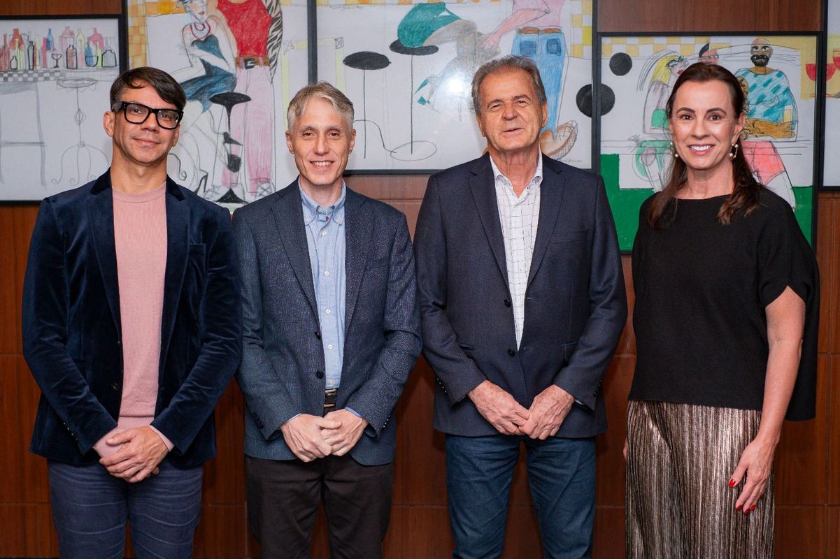 Leonardo Davel, Roger Gaggiato, Amós Souza e Luciana Almeida