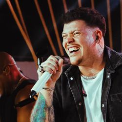 Ferrugem traz turnê que comemora 10 anos de carreira para Cariacica em novembro