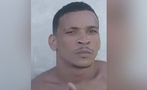 Lucas Mateus  dos Santos foi surpreendido por bandidos armados, que o executaram na calçada; ele foi baleado em várias partes do corpo, como cabeça, tórax e braços