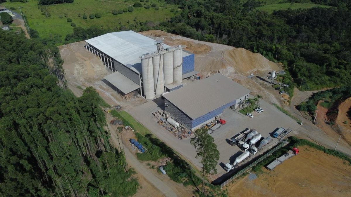 Fábrica da Vittoria Cimentos, dentro da Marca Ambiental