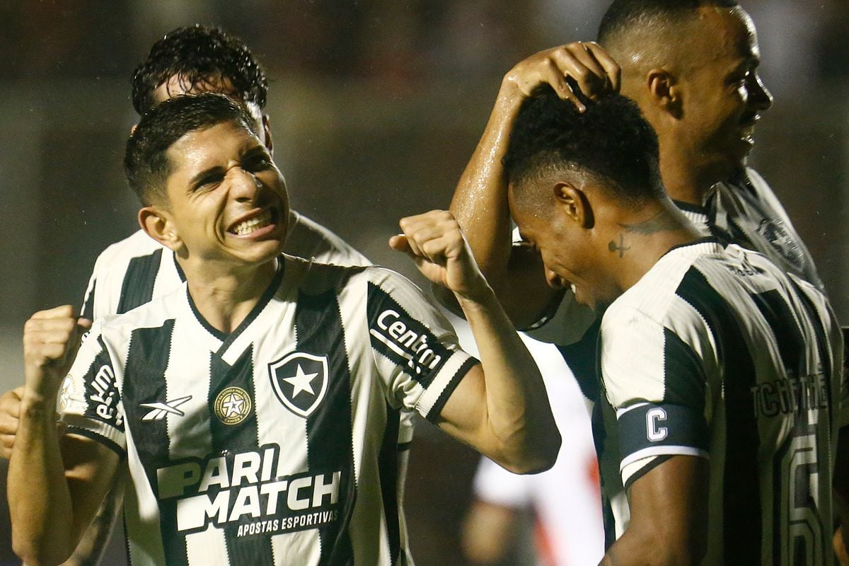 Savarino garantiu o triunfo do Botafogo em cima do Vitória-BA