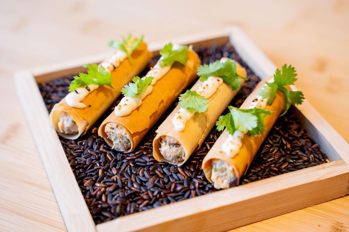 Siri roll, entrada do restaurante Banzai Dekki, em Vitória por Pedro Mello