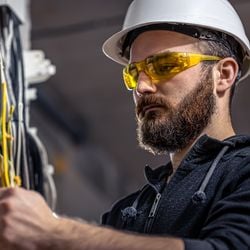 Há chances para níveis fundamental, médio, técnico e superior, além de vagas de estágio; veja onde se candidatar