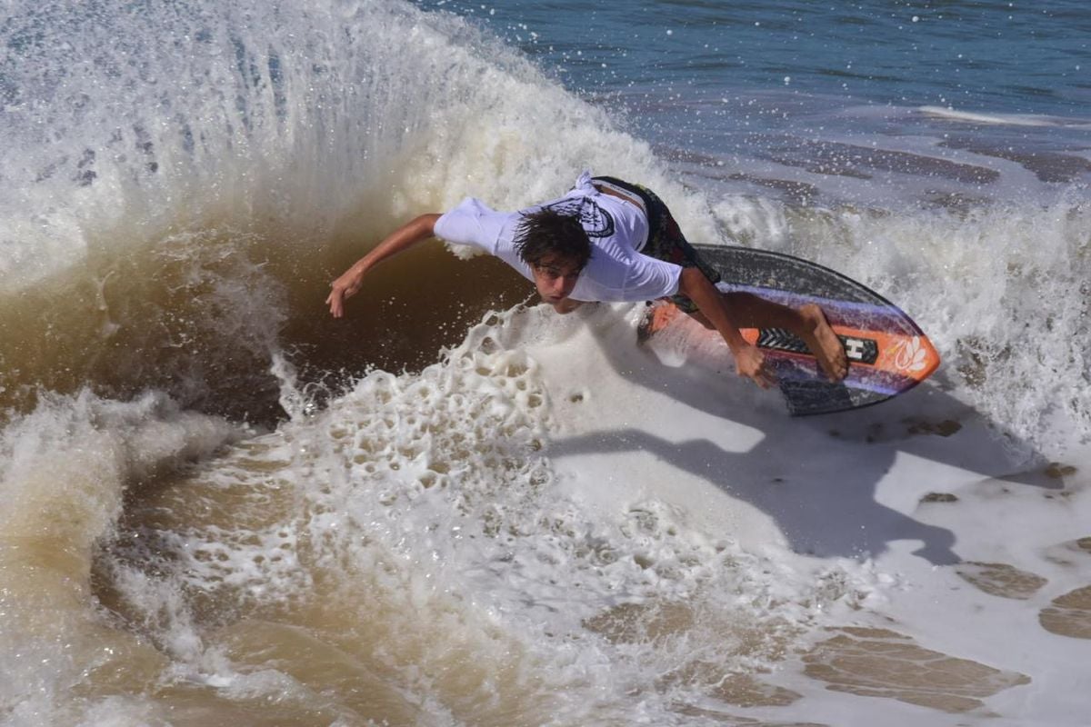 Capixaba Romário de Sousa conquista título brasileiro de Skimboard por Carlos Alberto Silva