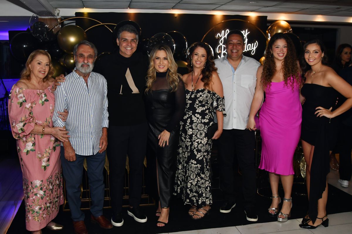 Pierre Almeida e Gisa e a família Assbu