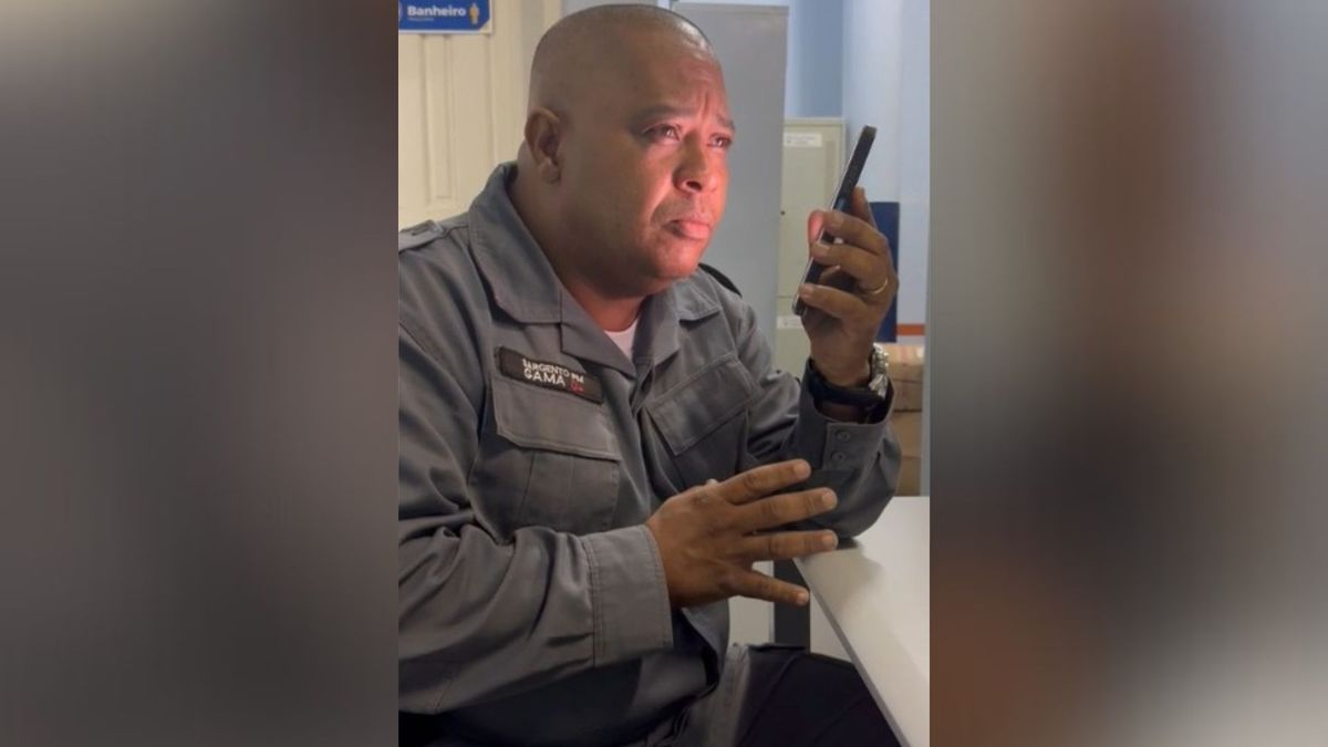 Sargento Gama viraliza ao fingir cair em golpe