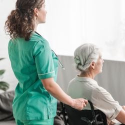 Há chances para assistente administrativo, recepcionista, repositor, estágio em educação física, padeiro, operador logístico, vendedor, entre outros postos
