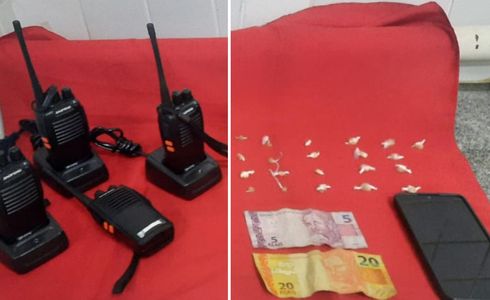 Homem, que não teve o nome divulgado, foi preso com rádios comunicadores e caderno com anotações do tráfico em Rio Novo do Sul