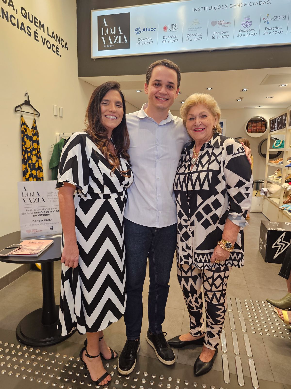 Paula Pazolini, o prefeito de Vitória Lorenzo Pazolini e Regina Pagani