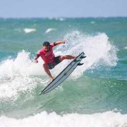 A Praia do Buraco vai receber os melhores surfistas do mundo entre os dias 20 e 23 de novembro deste ano