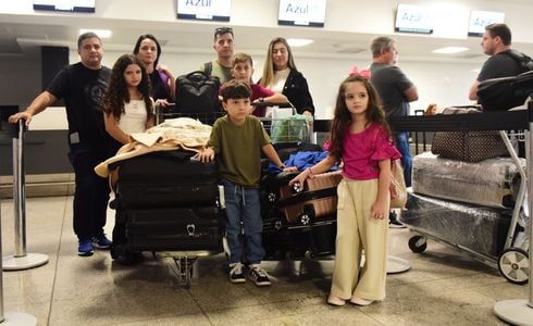 Família que embarca em Vitória com destino a Foz do Iguaçu foi afetada por pane global, que tirou do ar sistemas de companhias áreas em vários países