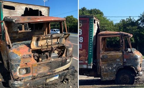 Wagner Barbosa da Silva acredita que incêndio seja criminoso e explica que, após o veículo ser destruído, mercadorias deixadas no local foram furtadas na manhã deste sábado (20)