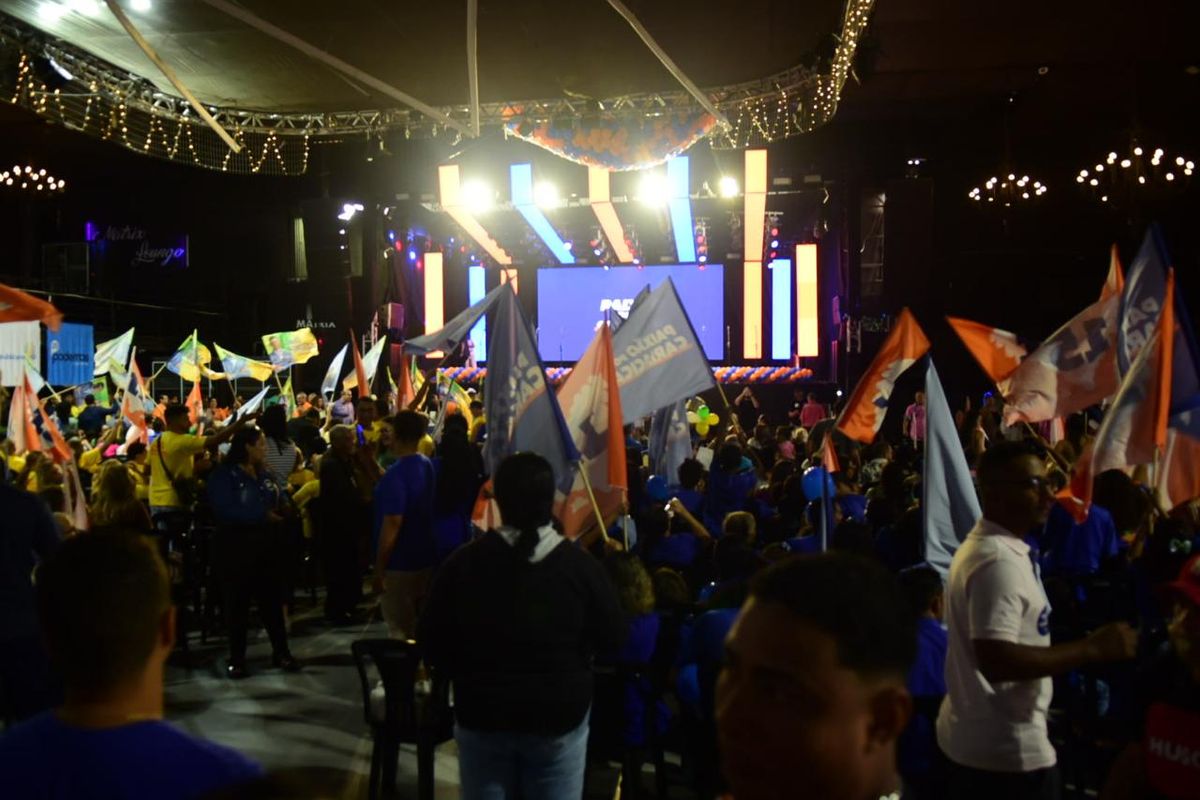 Convenção do MDB oficializa Euclério Sampaio como candidato à reeleição pela Prefeitura de Cariacica. Evento teve apoio do governador Renato Casangrande, do PSB, e formaliza Shymenne Benevicto como vice na chapa por Carlos Alberto Silva