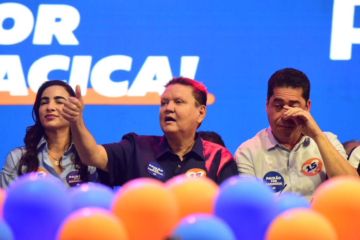 Convenção do MDB oficializa Euclério Sampaio como candidato à reeleição pela Prefeitura de Cariacica. Evento teve participação de Marcelo Santos (União Brasil) por Carlos Alberto Silva