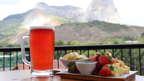 A poucos dias da 34ª Festa do Morango de Pedra Azul, HZ sugere opções de bebidas e pratos feitos com a fruta símbolo da região