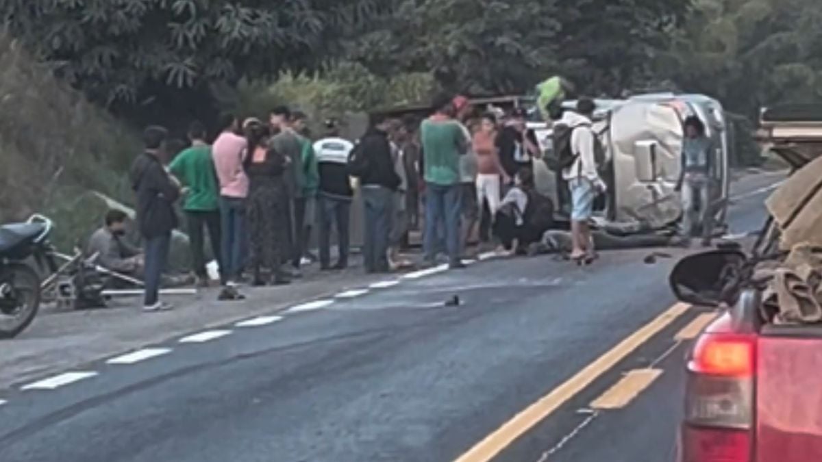 Acidente entre carro e caminhonete deixa duas pessoas feridas na BR 262 em Ibatiba 