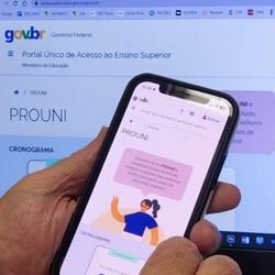 Programa oferece 4.854 bolsas integrais e 6.154 bolsas parciais em instituições privadas do Estado; candidatos podem consultar vagas por curso, instituição ou cidade