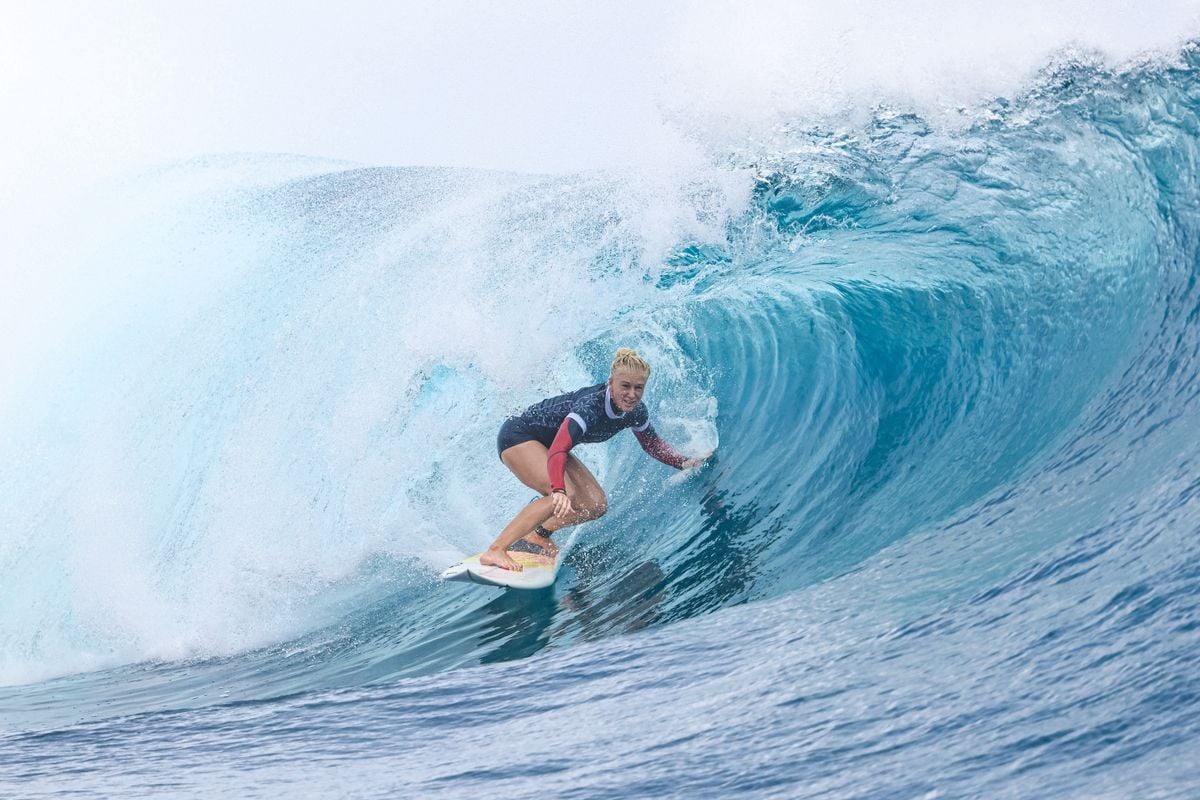 A surfista Tati Weston-Webb no Taiti pelo Time Brasil