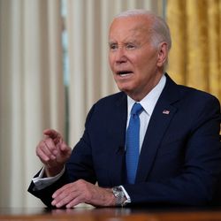 Comunicado diz que o exame foi feito após os médicos encontrarem um pequeno nódulo na próstata do ex-presidente dos Estados Unidos