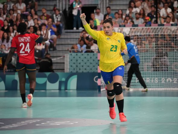 Brasil estreia com vitória sobre a Espanha no handebol feminino em Paris por Vitor Jubini / A Gazeta