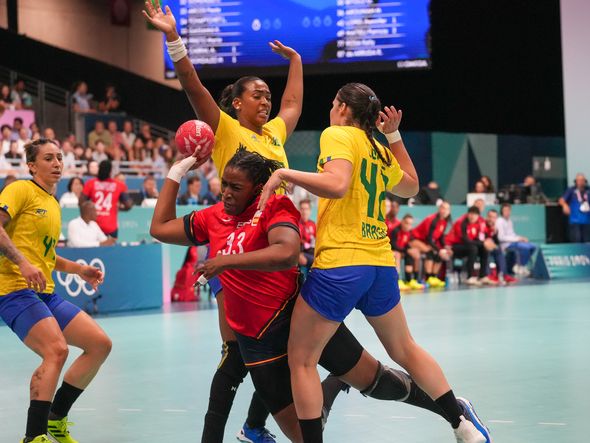 Brasil estreia com vitória sobre a Espanha no handebol feminino em Paris por Vitor Jubini / A Gazeta