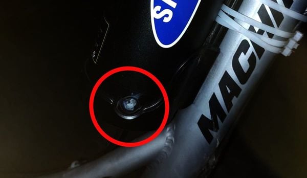 Bateria de lítio avariada após curto-circuito