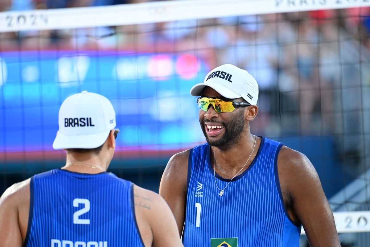 Evandro e Arthur no vôlei de praia