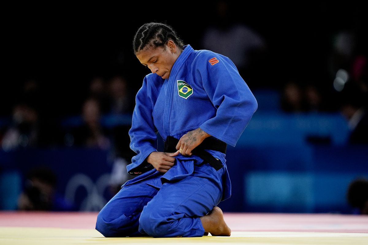 2024.07.29 - Jogos OlÃ­mpicos Paris 2024 -  JudÃ´ feminino - Rafaela Silva (kimono azul) enfrenta Huh Mimi, atleta da CorÃ©ia do Sul, na semifinal. - Foto: Alexandre Loureiro/COB