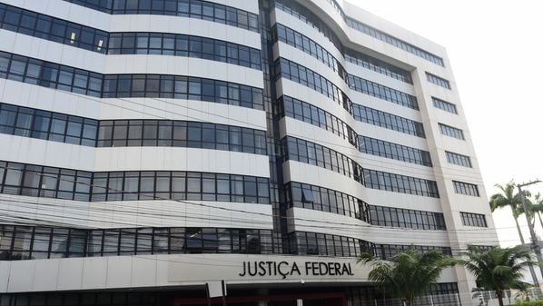 A dívida estaria relacionada a tributos como Imposto sobre a Renda das Pessoas Jurídicas (IRPJ) e a Contribuição Social sobre o Lucro Líquido (CSLL). Ainda cabe recurso