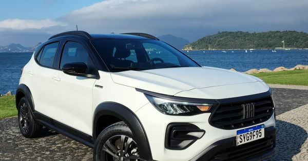 Com um estilo desenvolvido pela equipe do Design Center South America da Stellantis, em Betim (MG), o Pulse parece uma opção “vitaminada” do Argo, já que o hatch compartilha a plataforma MLA com o SUV