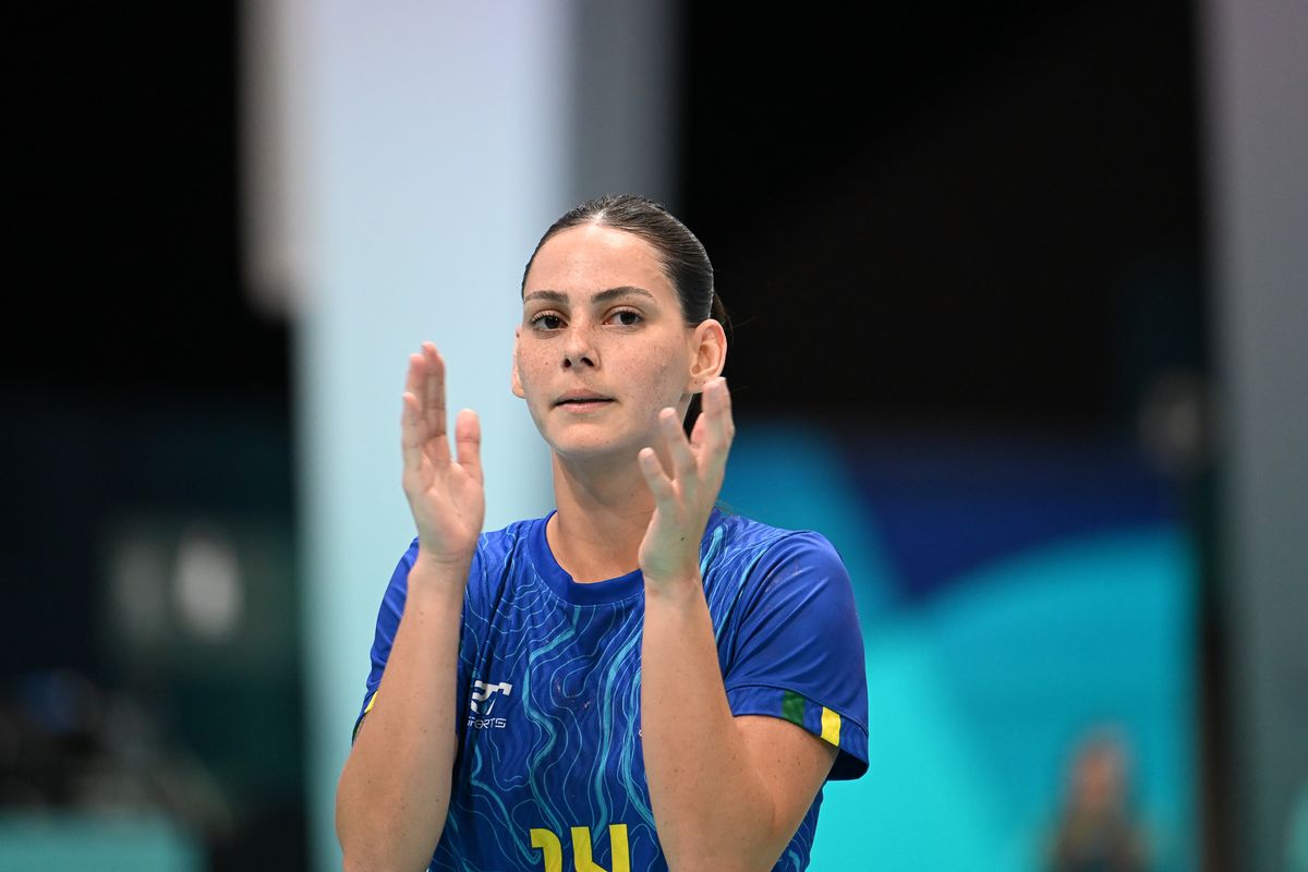 Ana Cláudia Bolzan durante partida de handball entre Brasil e Holanda nas Olimpíadas de Paris 2024 por Vitor Jubini